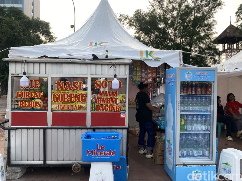 Kuliner di area UMKM PRJ 2026