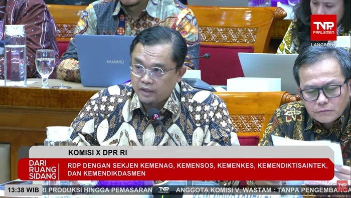 Dirjen PAUD Dikdas PNFI) Kemendikdasmen, Gogot Suharwoto dalam Rapat Dengar Pendapat (RDP) dengan Komisi X dan sejumlah kementerian lain yang disiarkan dalam YouTube TVR Parlemen (23/6/2026).