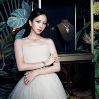 Jisoo BLACKPINK menghadiri pembukaan pameran brand perhiasan mewah, Cartier Into the Wild yang digelar di Seoul, Korea Selatan. Foto: Instagram/@sooyaaa__