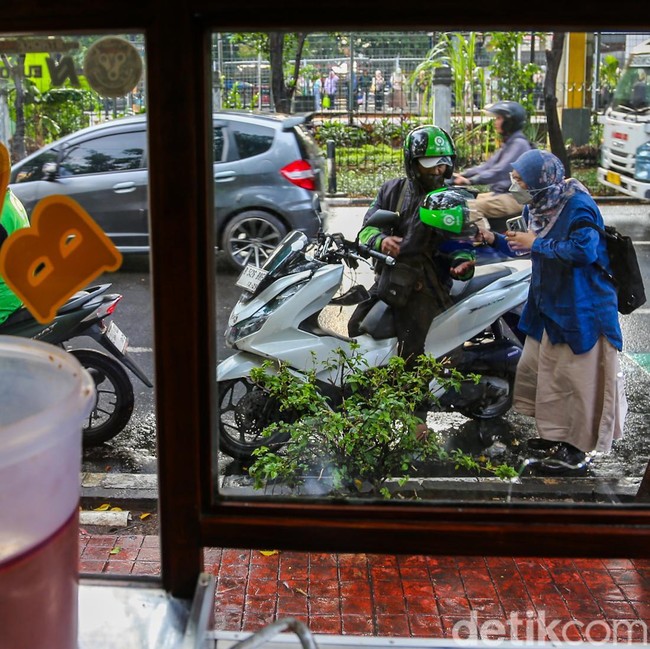 Kabar Baik untuk Driver Ojol, Potongan Aplikasi Turun Jadi 8 Persen