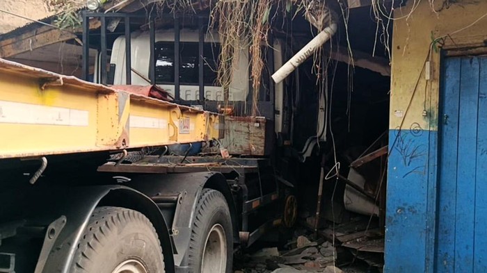 Kecelakaan truk di Buahbatu, Kota Bandung.