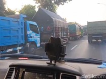 Antrean Panjang Truk Beli Solar di SPBU Pasuruan, Pertalite pun Dibatasi