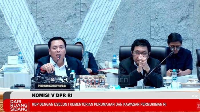 Ketua Komisi V DPR RI Lasarus dan Wakil Ketua Komisi V DPR RI, Ridwan Bae dalam RDP dengan Eselon I Kementerian PKP.