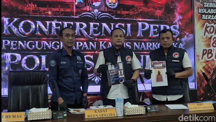 Konferensi pers di Mapolres Kendal soal kasus peredaran sabu di wilayah Cepiring, Kamis (25/6/2026).
