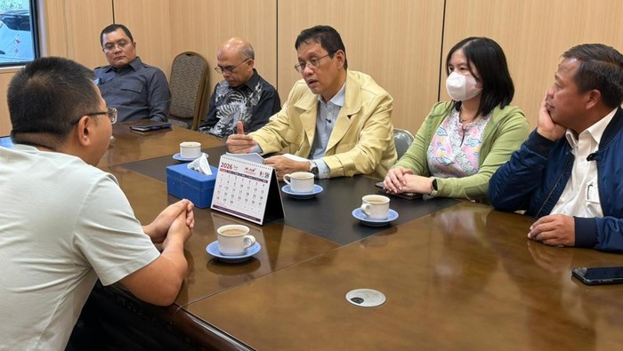 Menteri Keuangan Purbaya Yudhi Sadewa sidak pabrik baja china di Pulogadung