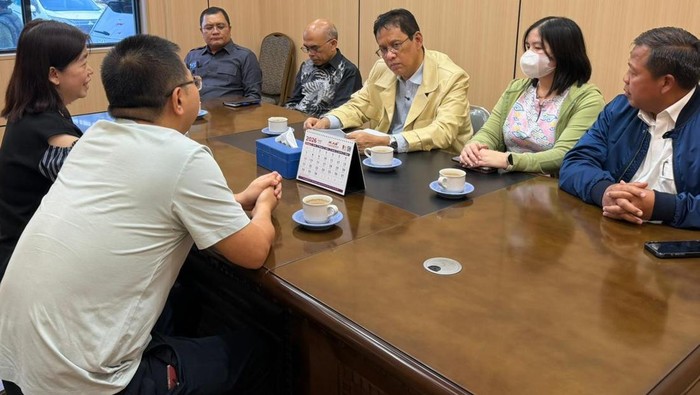 Menteri Keuangan Purbaya Yudhi Sadewa sidak pabrik baja china di Pulogadung