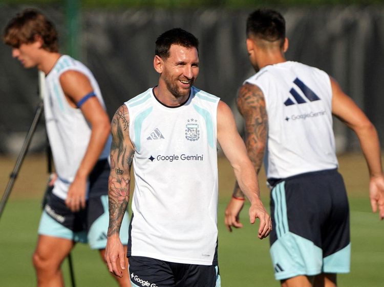 Messi Pimpin Latihan Argentina Jelang Laga Terakhir