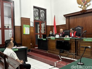 Video: Samuel Terdakwa Pengusiran Nenek Elina Divonis 3 Tahun 10 Bulan Bui
