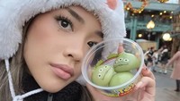Baila Furi, merupakan salah satu member No Na yang sering mencuri perhatian. Ia sempat membagikan momen ketika kulineran di Disneyland Jepang. Foto: Instagram