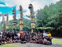Antusiasnya Yowana Serangan Ikuti Rangkaian Puncak Festival Penjor 2026