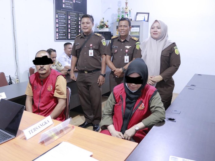 Pasangan diduga mesum di Banda Aceh saat diserahkan ke jaksa