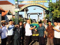 Petani Gresik Dapat Bantuan Alsinta dari Kementan, Ini Harapan Wabup Alif