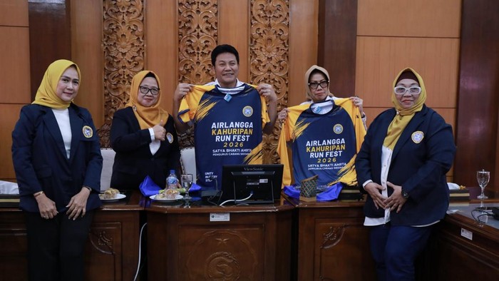 Audiensi pengurus IKA UNAIR Sidoarjo dengan Bupati Subandi