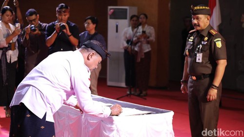 Penandatanganan kerja sama Pemkab dan Kejari Buleleng berlangsung di Gedung Kesenian Gede Manik, Kamis (25/6/2026)