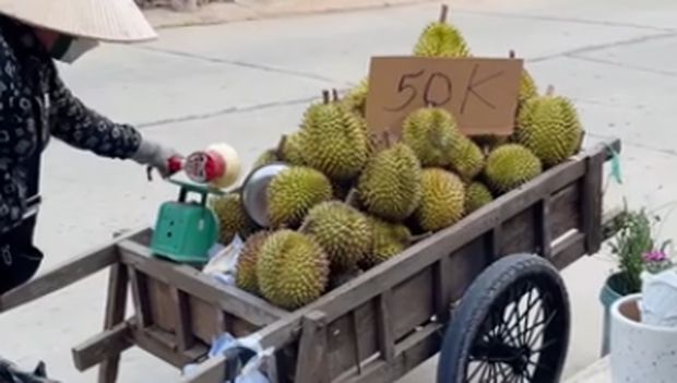 Kreatif! Pedagang Bakpao Bikin Lagu untuk Bantu Penjual Durian Promosi