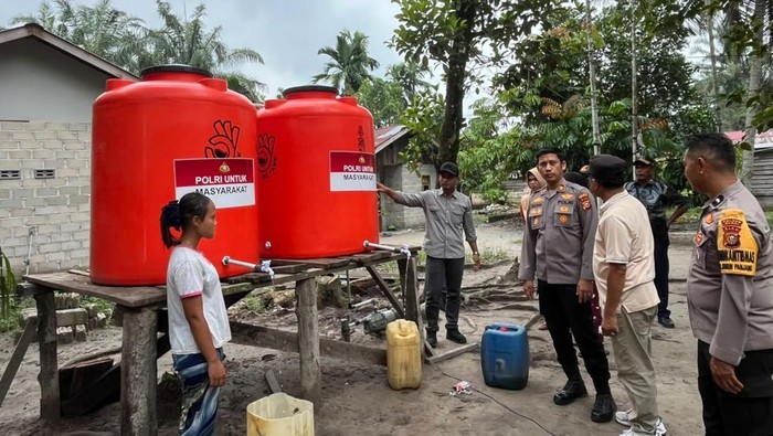 Polres Dumai membuat sumur bor bantu kebutuhan air bersih warga di Kecamatan Bukit Kapur, Kamis (25/6/2026).