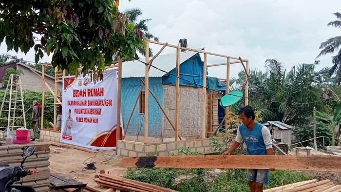 Polres Rohil bedah rumah warga jelang Hari Bhayangkara ke-80, Rabu (24/6/2026).