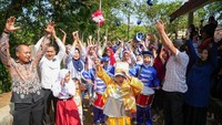 Prabowo Beri Alat Drumben untuk SDN Sukabumi Usai Viral Pakai Barang Bekas