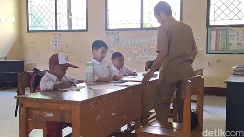 SDN 36 Ampenan akan resmi ditutup dan digabung ke SDN 20 Ampenan, karena faktor minim siswa, beberapa waktu lalu.