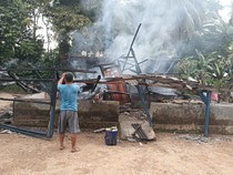 Video: Pria di Pandeglang Bakar Rumah Sendiri Diduga karena Depresi