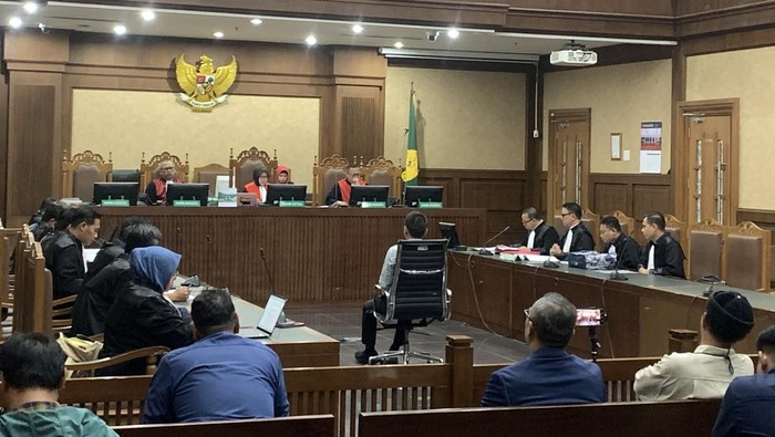 Sidang perdana kasus suap mantan Ketua Ombudsman Hery Susanto