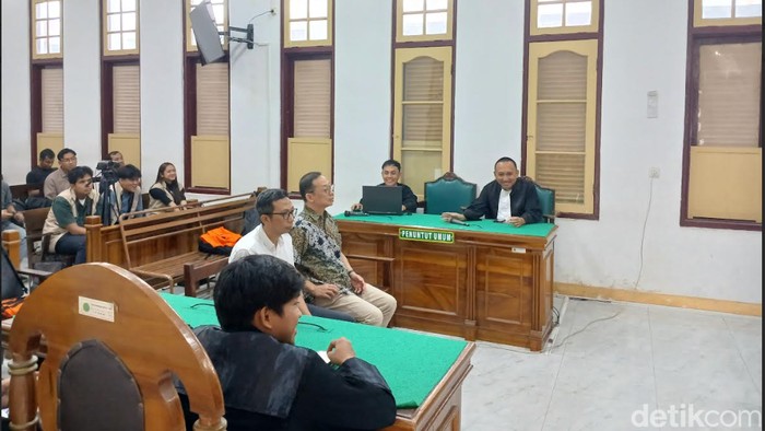 Sidang putusan Muhlis Hanggani Capah dan Eddy Kurniawan Winarto di Cakra 9 Pengadilan Negeri Medan, Kamis (25/6/2026)
(Juita Sinuhaji/detikSumut)