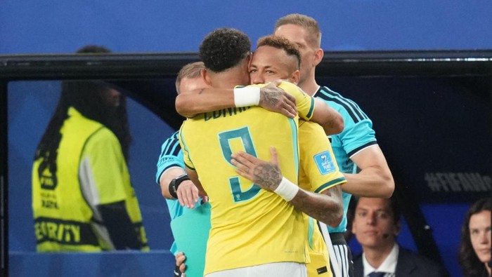 Neymar Jr (Brazil) and Matheus Cunha (Brazil) looks on during Group L FIFA World Cup 2026, Scotland and Brazil, Miami Stadium, Boston, USA on June 24  2026. (Photo by Ulrik Pedersen/NurPhoto via Getty Images)