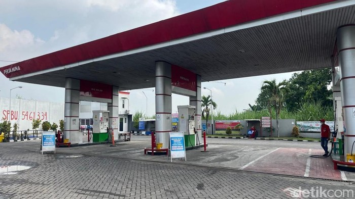 Solar habis pada salah satu SPBU di Mojokerto