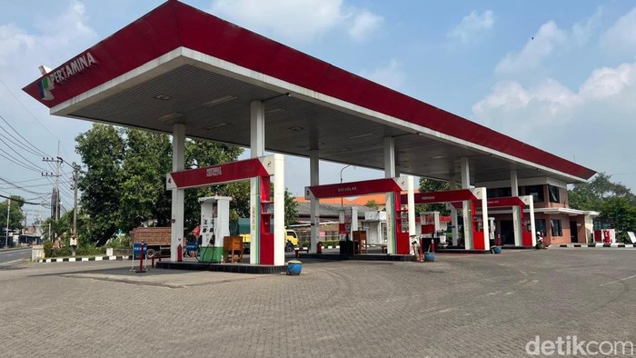 Solar habis pada salah satu SPBU di Mojokerto