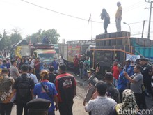 Sopir Truk Demo Dishub Jombang, Tuntut Rest Area-Usut Pungli