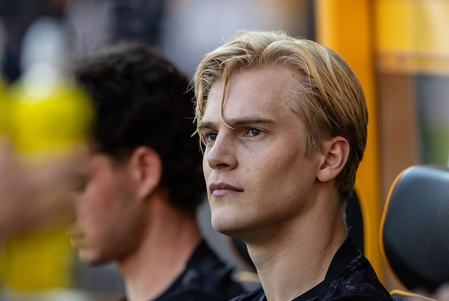 Lucas Bergvall mengundang perbincangan bukan hanya karena prestasinya sebagai salah satu pemain termuda Piala Dunia. Di media sosial, Lucas viral karena ketampanannya. Foto: CameraSport via Getty Images/Andrew Kearns - CameraSport
