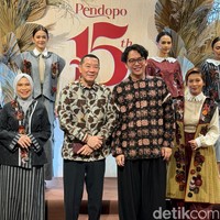 Olah Kain Sisa, Adrie Basuki Pakai Wastra Hingga Titik Darah Penghabisan