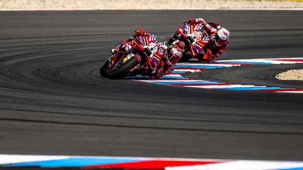 Aksi Pecco Baganaia dan Marc Marquez di MotoGP Hungaria 2026