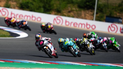 Aksi Veda Ega Pratama di Moto3 Hungaria 2026