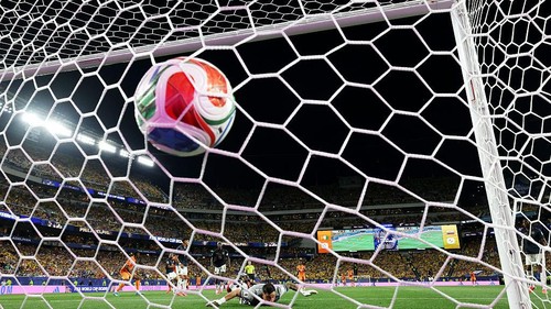 PHILADELPHIA, PENNSYLVANIA - JUNE 14: (EDITORS NOTE: Image was captured using a remote camera from behind the goal.) Amad Diallo #15 of Cote dIvoire scores his teams first goal past Hernan Galindez #1 of Ecuador during the FIFA World Cup 2026 Group E match between Cote DIvoire and Ecuador at Philadelphia Stadium on June 14, 2026 in Philadelphia, Pennsylvania. (Photo by Dan Mullan/Getty Images)