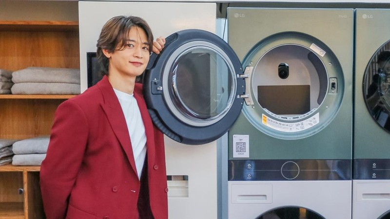 Choi Minho, anggota boyband SHINee, hadir dalam acara LG K House di Central Park Mall, Jakarta.