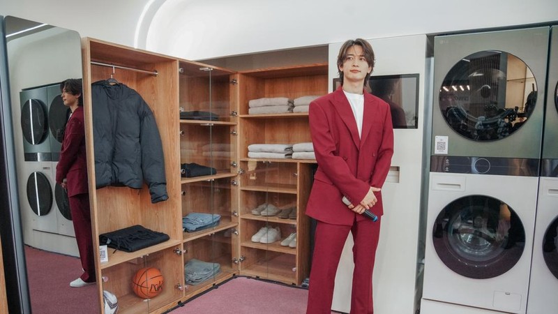 Choi Minho, anggota boyband SHINee, hadir dalam acara LG K House di Central Park Mall, Jakarta.