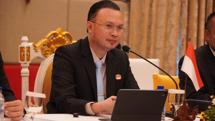 Dirjen Imigrasi RI Hendarsam Marantoko memimpin langsung diskusi