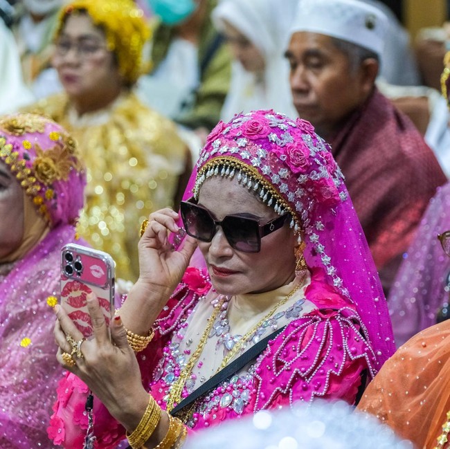 Gaya Nyentrik Jemaah Haji Sulteng Pulang dari Tanah Suci