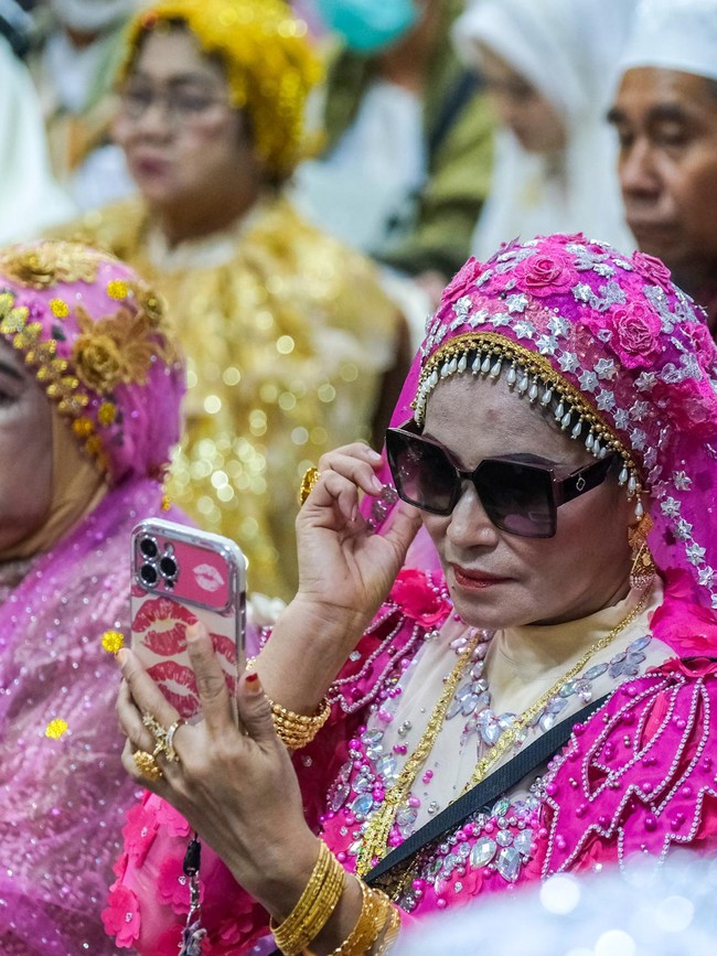 Gaya Nyentrik Jemaah Haji Sulteng Pulang dari Tanah Suci