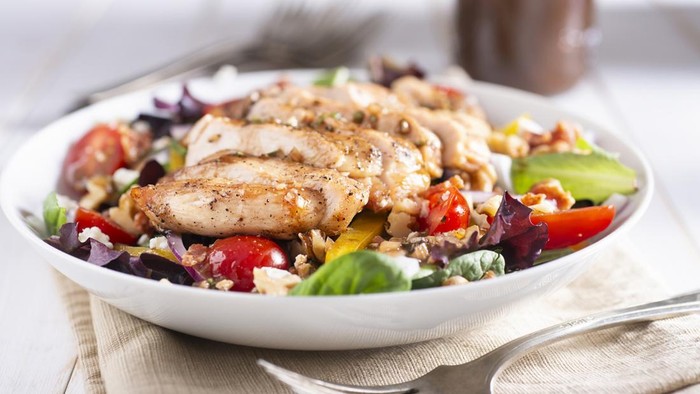 Balsamic Vinaigrette Grilled Chicken Salad