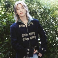 Sejumlah netizen menyadari Jimin BTS memakai filter agar wajahnya terlihat lebih mulus. Berbeda dengan hasil Getty Images, di mana tekstur wajahnya terekspos. Foto: Instagram
