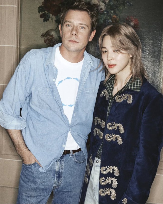 Namun, tak sedikit netizen membela Jimin BTS hanya bersikap profesional sebagai global ambassador Dior, dengan membagikan hasil fotonya yang bagus. Foto: Instagram