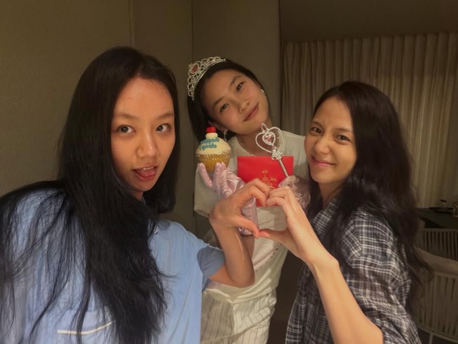 Momen girls trip ini diadakan untuk merayakan ulang tahun bintang drama Korea Squid Game, Jung Ho Yeon yang jatuh pada tanggal 23 Juni 2026. Foto: Instagram