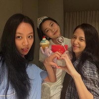 Momen girls trip ini diadakan untuk merayakan ulang tahun bintang drama Korea Squid Game, Jung Ho Yeon yang jatuh pada tanggal 23 Juni 2026. Foto: Instagram