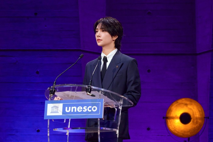 Joshua SEVENTEEN menghadiri event UNESCO x SEVENTEEN: Celebrating Youth, Creativity and Well-Being Together di markas UNESCO, Paris, Prancis, pada 25 Juni 2026 waktu setempat.
