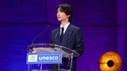 Potret Joshua SEVENTEEN Gagah di Forum UNESCO