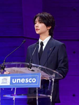 Potret Joshua SEVENTEEN Gagah di Forum UNESCO