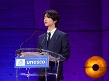Potret Joshua SEVENTEEN Gagah di Forum UNESCO