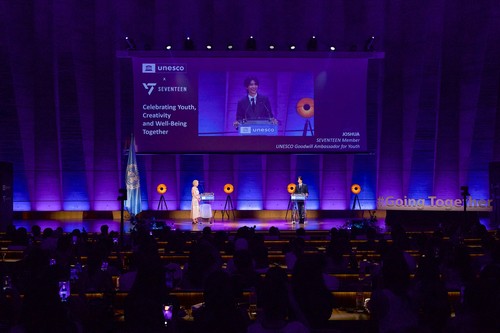 Joshua SEVENTEEN menghadiri event UNESCO x SEVENTEEN: Celebrating Youth, Creativity and Well-Being Together di markas UNESCO, Paris, Prancis, pada 25 Juni 2026 waktu setempat.